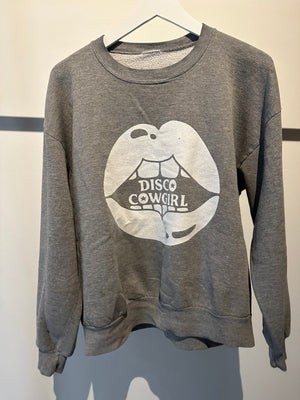 Vintage Kiss Pullover- white on grey