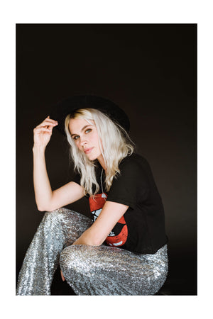 Kiss Tee